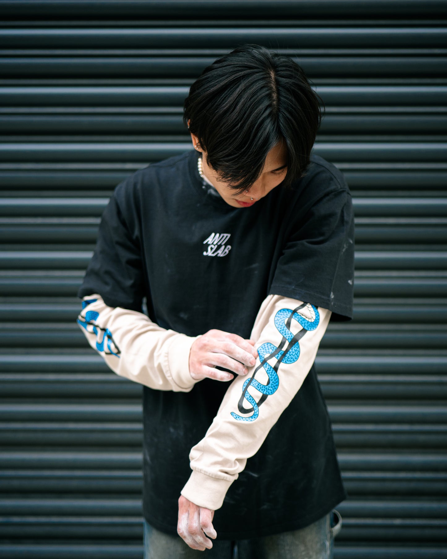 I’VE GOT SNAKES ON MY SLEEVES. LONG SLEEVE TEE